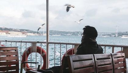 刚刚我在17c影院看生活视频，结果逆天到想删掉App你站哪边？